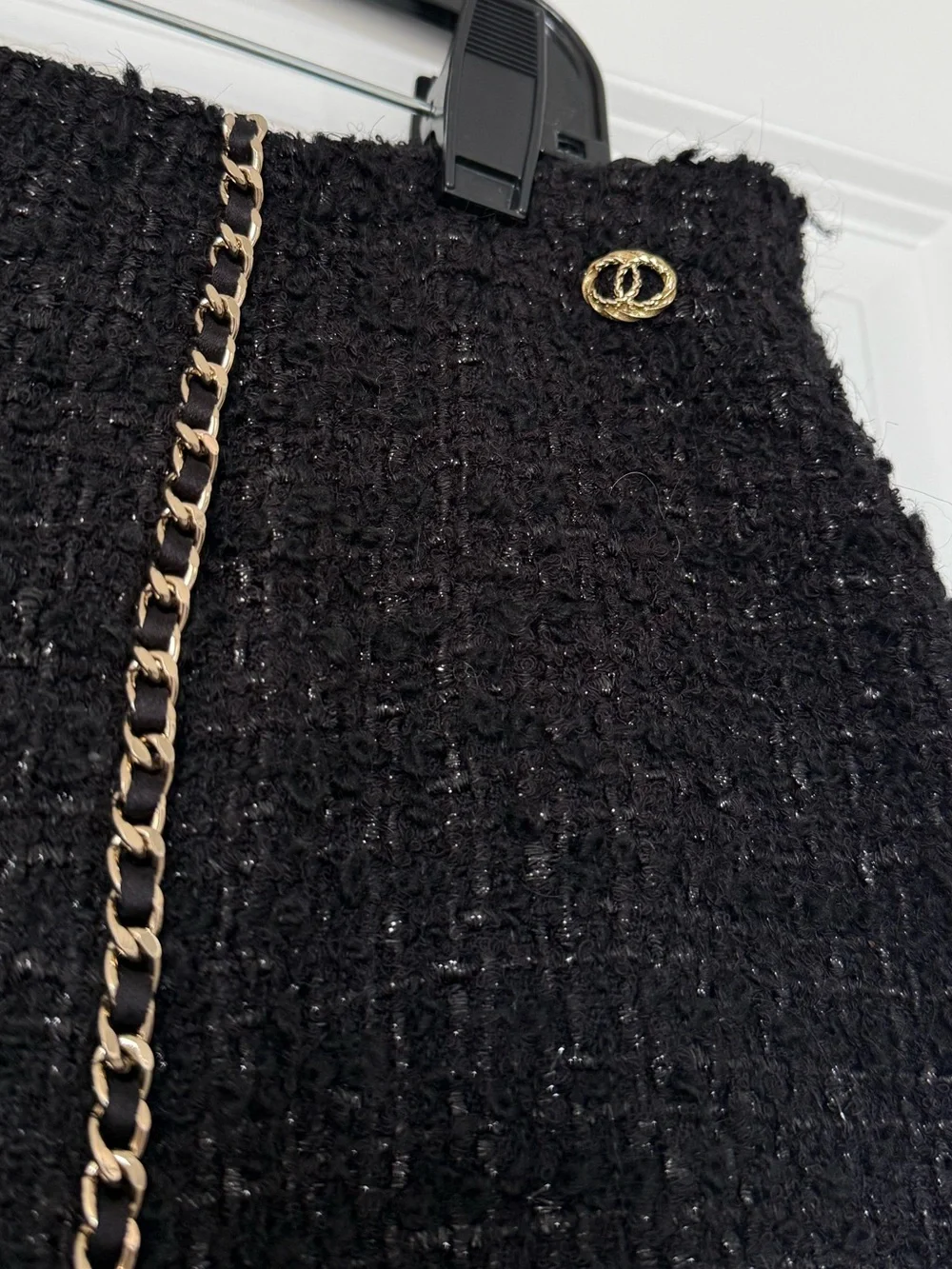 CHANEL Black Bouclé Pencil Skirt with Gold Chain Trim CHANEL IRIDESCENT TWEED 38